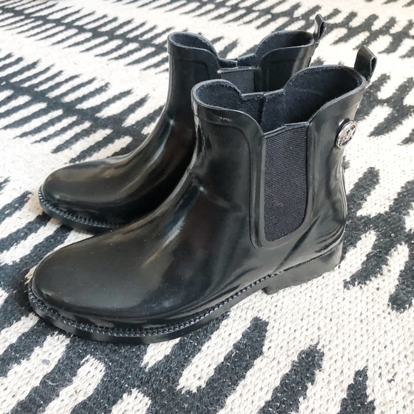 Authentic Michael Kors rain boots - Picture 2 of 5